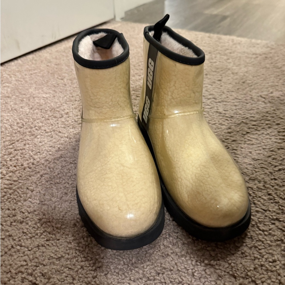 UGG Sherpa with plastic shoes